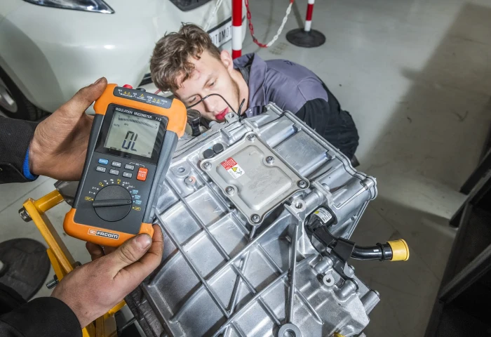 Summa opleiding Basis technicus voertuigen (bedrijfsautotechnicus) (bbl)
