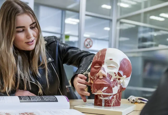 Summa opleiding Schoonheidsspecialist Allround schoonheidsspecialist (bol)