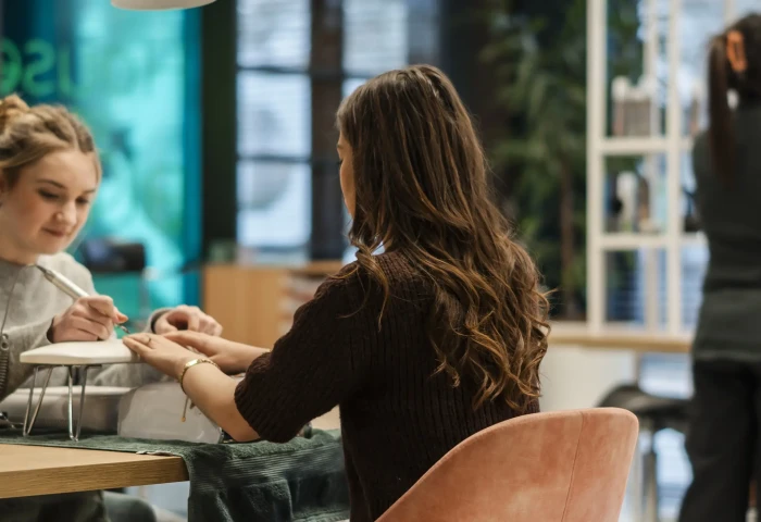 Nail- & Hairtechnician (kapper) (bol)