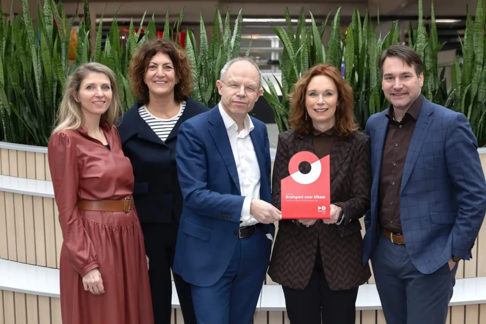 Summa schließt sich Brainport for Each Other an
