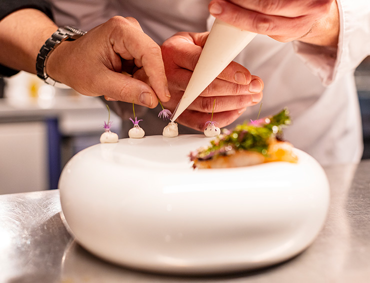 Onder de pannen met een echte chef-kok