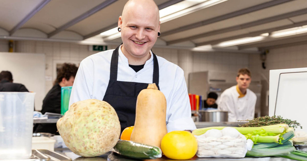 Stan Lafleur in de keuken.
