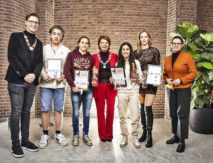 Summa-studenten ontvangen Jeugdlintjes