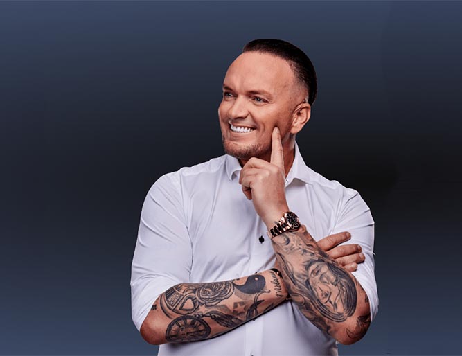 Verhuizing Montessori College: hossend de deur uit.