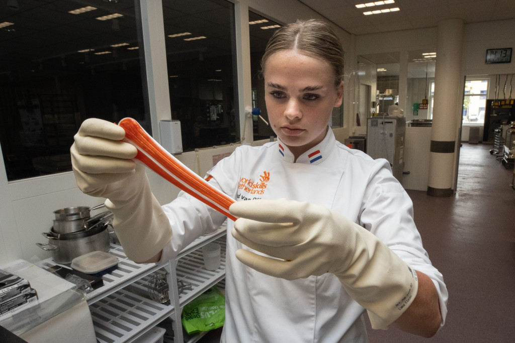 Maud traint al hele zomer op school voor EK patisserie: “Ik wil het beste uit mezelf halen”