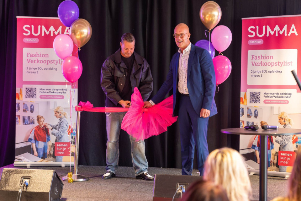 Nieuwe-opleiding-Summa-Fashion-geopend-door-Fred-van-Leer