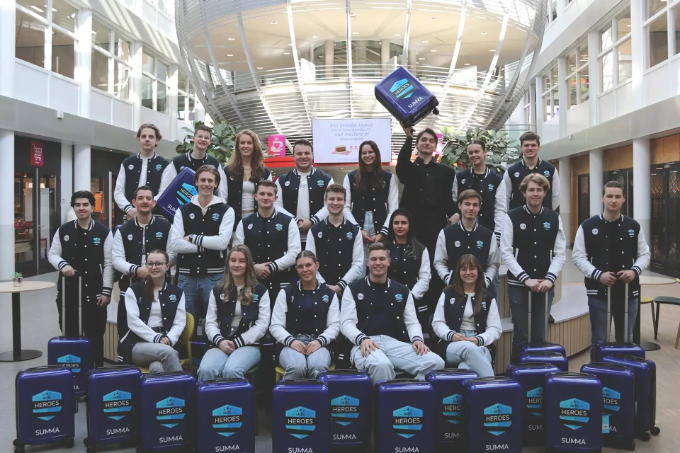 Groepsfoto van de studenten die naar de finales van Skills Heroes gaan.