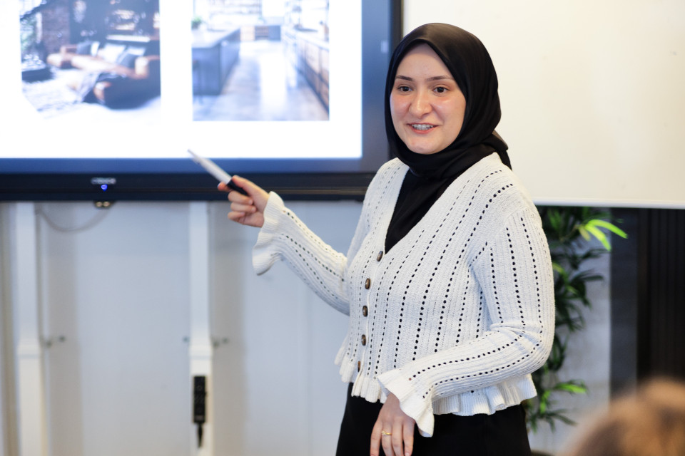 Docent Yasemin Asil, docent Summa Wonen&Design