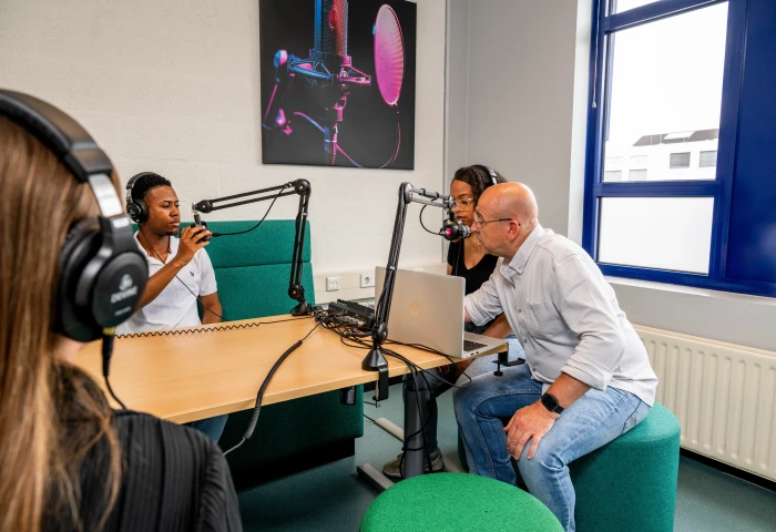 Opname podcast bij Summa Economie en Ondernemen