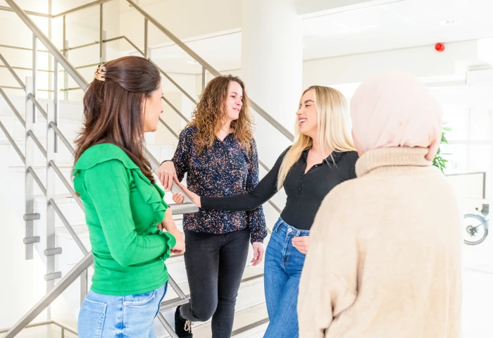 Summa Plus mensen in gesprek
